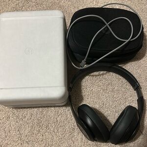 BEATS STUDIO PRO HEADPHONES